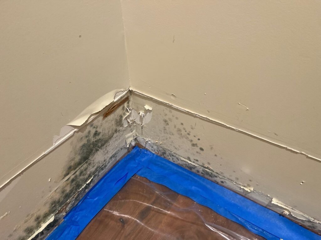 Water damage caused by a pipe leak in Thousand Oaks